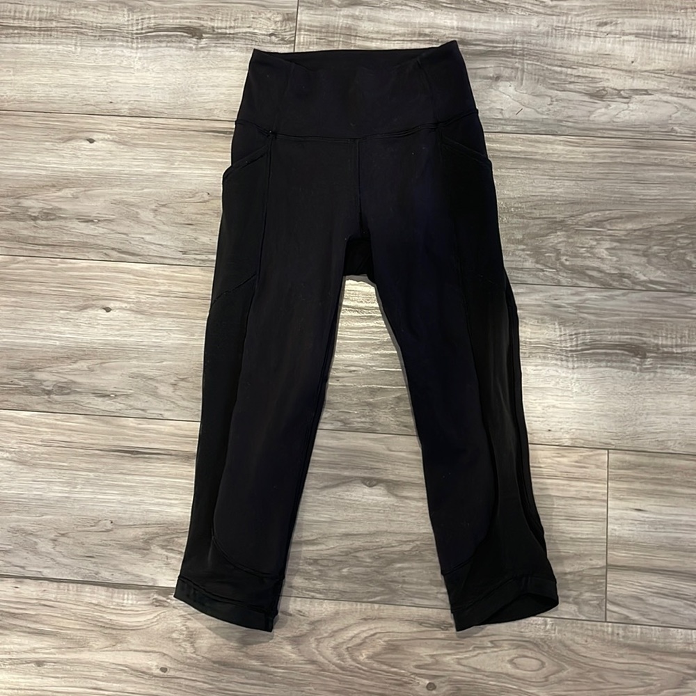 LULULEMON leggings.